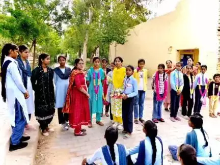 रावतसर: पीएम श्री राजकीय उच्च माध्यमिक विद्यालय रावतसर में प्रवेश उत्सव अभियान के तहत एक साथ 43 विद्यार्थियों ने लिया प्रवेश