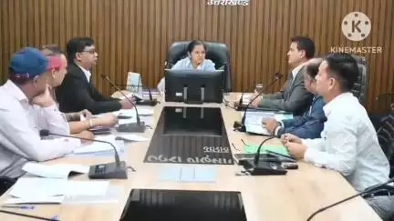 टिहरी: जिलाधिकारी ने कलेक्ट्रेट में PCPNDT की बैठक में सीएमओ को दिए निर्देश, बेलेश्वर अस्पताल में अल्ट्रासाउंड मशीन को करें सील