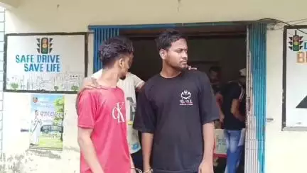 বারুইপুর: মল্লিকপুরের সুলতানপুর এলাকা গতকাল রাতে হঠাৎই বিকট শব্দে কেঁপে ওঠে, পুরোটা জানলে আপনিও অবাক হবেন