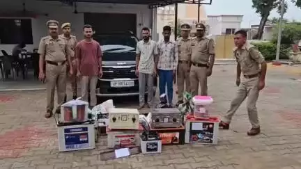 हसनपुर: आदमपुर थाना पुलिस ने चोरी की घटनाओं का किया खुलासा, तीन चोरों को किया गिरफ्तार