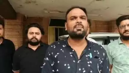 बाड़मेर: पालिका बाजार में अतिक्रमण से परेशान व्यापारियों ने जिला कलेक्ट्रेट पहुंचकर ADM को ज्ञापन सौंपा