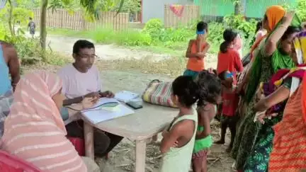 মানকাচৰ: জিলা স্বাস্থ্য বিভাগৰ উদ্যোগত দুৰ্গম অঞ্চল ফাত্তাপাৰাত বিনামূলীয়া স্বাস্থ্য শিবিৰৰ আয়োজন