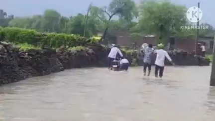 खानपुर: मेहंदड़ी गांव के ग्रामीणों ने मेहंदड़ी गांव में पुलिया निर्माण हेतु जिला कलेक्टर को सौपा ज्ञापन
#jansamsya