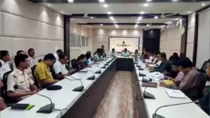 ଦେବଗଡ: ଜିଲ୍ଲାପାଳଙ୍କ କାର୍ଯ୍ୟାଳୟରେ ଅନୁଷ୍ଠିତ  ଜିଲ୍ଲାପାଳଙ୍କ ଯୁଗ୍ମ ଅଭିଯୋଗ ଶୁଣାଣି ଶିବିରରେ ୧୭ ଅଭିଯୋଗ ପଞ୍ଜିକୃତ