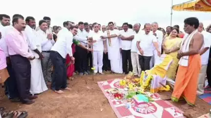 ಮಧುಗಿರಿ: ಗರಣಿ ಗ್ರಾಮದಲ್ಲಿ ನೂತನ ವಿದ್ಯುತ್ ಉಪಸ್ಥಾವರದ ನಿರ್ಮಾಣಕ್ಕೆ ಶಂಕುಸ್ಥಾಪನೆ ನೆರವೇರಿಸಿದ ಸಚಿವ ಕೆ ಎನ್ ರಾಜಣ್ಣ