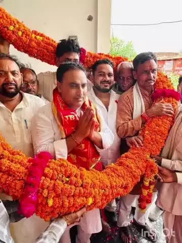 मनिया: बीलपुर गांव में लोधा समाज ने नवनियुक्त जिला अध्यक्ष का भव्य स्वागत किया