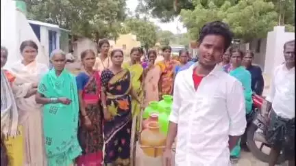 రాయదుర్గం: గుక్కెడు నీటి కోసం అష్టకష్టాలు పడుతున్న జక్కలవడికి గ్రామ దళిత కాలనీ వాసులు, సమస్యను పరిష్కరించాలని విజ్ఞప్తి #localissue