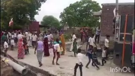बारां: मेलखेड़ी गांव में परंपरागत तरीके से निकाली गई घास भेरुजी की सवारी