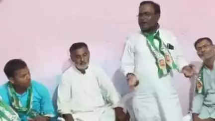 बेनीपुर: अलीनगर चौक पर मतदाता जागरूकता अभियान को लेकर जदयू कार्यकर्ताओं की हुई बैठक