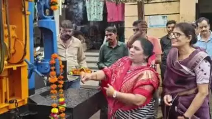 गोहरगंज: नगर पालिका मंडीदीप को मिली आधुनिक मशीनें, अध्यक्ष प्रियंका अग्रवाल ने किया पूजन