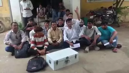 बड़वानी: NSUI छात्र संगठन का छात्रावास प्रवेश में धांधली को लेकर धरना, जनजातीय विभाग में ज्ञापन सौंपा, आंदोलन की चेतावनी