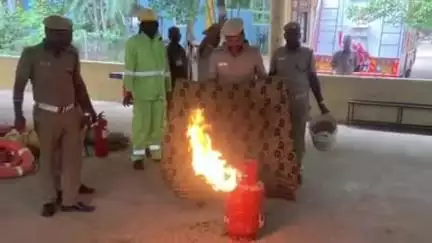 ஊத்தங்கரை: அரசு ஆண்கள் மேல்நிலைப்பள்ளி பகுதியில் தேசிய பேரிடர் மேலாண்மை செயல் விளக்க நிகழ்ச்சி