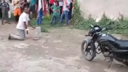 बिदुपुर: चकसिकंदर गांव के पैक्स गोदाम में सांप पकड़ने वाले की सांप काटने से हुई मौत, वीडियो आया सामने