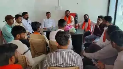 सेनगाव: शिवसेना संपर्क कार्यालयात महत्त्वपूर्ण बैठक संपन्न,प्रितेश सारडा यांचा देखील करण्यात आला सत्कार