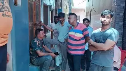 बिल्सी: बरनी ढकपुरा गांव के पास बाइक से गिरकर महिला की दर्दनाक मौत, परिवार में मचा कोहराम