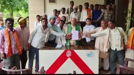 पाटी: सेंधवा में ग्रामीण जनों ने राष्ट्रीय अनुसूचित जनजाति के अध्यक्ष से मिलकर अपनी समस्या बताई