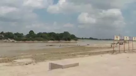 गोरखपुर: राप्ती नदी का जलस्तर घट रहा है, 24 घंटे जल स्तर की हो रही है मॉनिटरिंग: एडीएम फाइनेंस