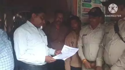 अमरवाड़ा: अमरवाड़ा में कोटवार संघ ने गुणवत्ताहीन ड्रेस व जूते वापस कर पैसे खाते में डालने की मांग का ज्ञापन सौंपा