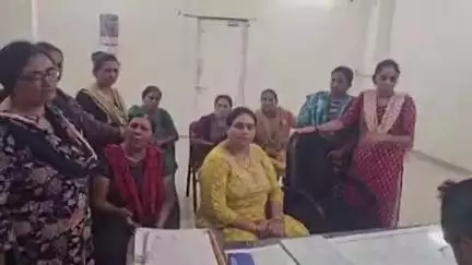 પાટણ શહેરના કલારવાડા વિસ્તારમાં ભરાતા વરસાદી પાણીનો કાયમી નિકાલ કરવા નગરપાલિકામાં રજૂઆત
#Jansamasya