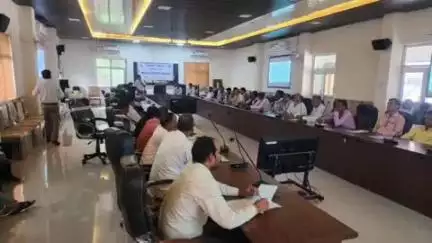 पीपलदा: पंचायत समिति इटावा के सभागार में निर्वाचन आयोग के निर्देश पर बूथ लेवल अधिकारियों का प्रशिक्षण आयोजित किया गया