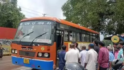 ಪುತ್ತೂರು: ಕುಂಬ್ರದಲ್ಲಿ ಬಸ್ ಚಲಾಯಿಸುತ್ತಿದ್ದ ವೇಳೆಯೇ ಚಾಲಕನಿಗೆ ಶುಗರ್ ಡೌನ್: ತಪ್ಪಿದ ಅನಾಹುತ