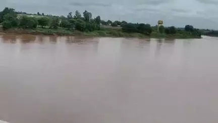 गाडरवारा: गाडरवारा शक्कर नदी का जलस्तर कम  हुआ, पानी निकासी की व्यवस्था को जारी रखें नगरपालिका नागरिकों ने मांग रखी#jansamsya