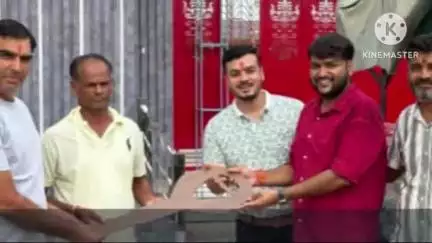 सीकर: लक्ष्मणगढ़ के सोनी परिवार ने नागरिक परिषद को पेयजल आपूर्ति के लिए दिया ट्रैक्टर