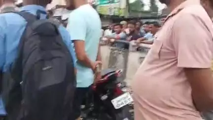 आदित्यपुर गम्हरिया: वीर शहीद सांसद सुनील महतो पथ के पास सड़क हादसे में बाइक सवार ने पैदल व्यक्ति को उड़ाया