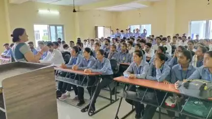 भीलवाड़ा: श्री बालाजी नर्सिंग कॉलेज में बालिकाओं के लिए सोशल मीडिया व साइबर अपराध से बचाव पर जागरूकता कार्यक्रम आयोजित