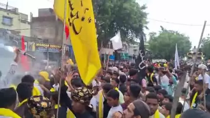 सिमडेगा: सिमडेगा शहर में मुस्लिम धर्मावलंबियों ने मोहर्रम पर्व पर निकाला जुलूस, विधायक भी हुए शामिल