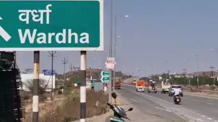 वर्धा: वर्ध्यात लाखोंची दारू जप्त: स्थानिक गुन्हे शाखेची मोठी कारवाई, एक अटकेत,सेवाग्राम मार्गावर दारू तस्करांना दणका