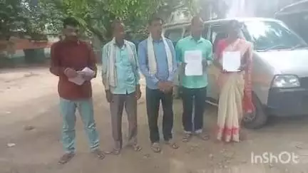 पलिया: किरतपुर गांव के ग्रामीणों ने उच्च अधिकारियों से पक्की सड़क निर्माण के लिए वन भूमि पर एनओसी देने की मांग की