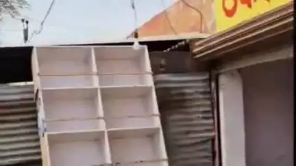 हिसार: हिसार के केमरी गांव में स्कूल के पास शराब ठेके को हटाने की मांग को लेकर ग्रामीणों का प्रदर्शन