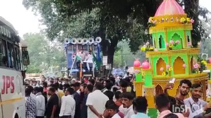 लातेहार: लातेहार जिला मुख्यालय में कड़ी सुरक्षा के बीच निकला मोहर्रम का जुलूस