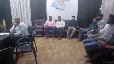 रतलाम नगर: सीएमएचओ ने सीएमएचओ कार्यालय में शहरी स्वास्थ्य केंद्र के चिकित्सा अधिकारियों के कार्य की समीक्षा की