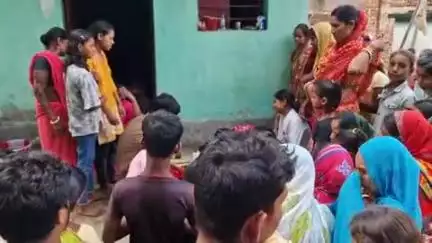 सारठ: पुराना बाजार में बिजली तार की चपेट में आने से महिला की मौत, पुलिस ने पोस्टमार्टम के लिए भेजा, विधायक ने मुआवजे का भरोसा दिया