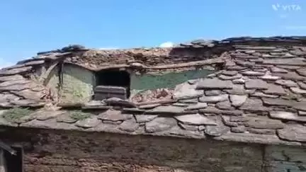 द्वाराहाट: विकासखंड द्वाराहाट के असगोली गांव में एक दो मंजिला मकान आपदा की भेंट चढ़ा, सुबह हुई घटना वरना हो सकता था बड़ा हादसा
