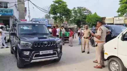 थानेसर: कुरुक्षेत्र: पुलिस नाकाबंदी पर स्कॉर्पियो चालक ने नहीं रोकी गाड़ी, पीछा करने पर पुलिस वाहन को मारी टक्कर