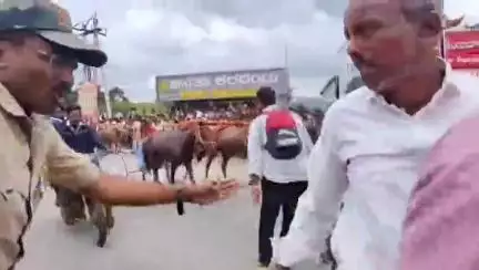 ಗೋಕಾಕ: ಮಹಾಲಕ್ಷ್ಮಿ ದೇವಿ ಜಾತ್ರಾ ಮಹೋತ್ಸವ ಅಂಗವಾಗಿ ಗೋಕಾಕ ಪಟ್ಟಣದಲ್ಲಿ ಕುದುರೆ ಸ್ಪರ್ಧೆ ಆಯೋಜನೆ