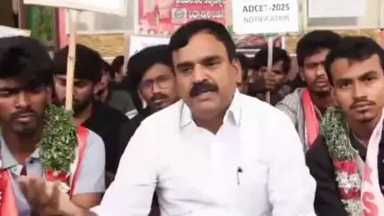 కడప: YSR ఆర్కిటెక్చర్ & ఫైన్ ఆర్ట్స్ వర్సిటీలో విద్యార్థులు చేస్తున్న నిరాహార దీక్షకు మద్దతు తెలిపిన మాజీ డిప్యూటీ CM అంజాద్ భాష