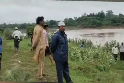 गाडरवारा: गाडरवारा में मोहर्रम पर्व का हुआ समापन, शक्कर नदी के कर्बला घाट पर विसर्जित किए गए ताज़िये