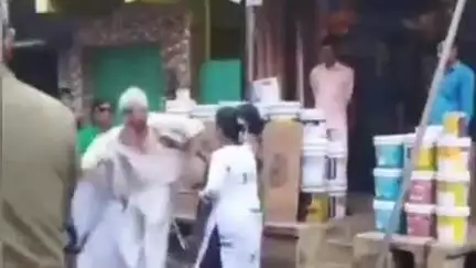 খড়গপুর ১: খড়গপুরের প্রবীন বাম নেতাকে মারধরের ঘটনায় বেবি কোলেকে দল থেকে বহিষ্কার তৃণমূলের; দলের সিদ্ধান্তে খুশি পৌরপ্রধান