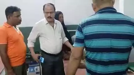 आंवला: आंवला में बंटवारे में मिली दुकान को लेकर विवाद, पेट में चाकू मारा, मुकदमा दर्ज