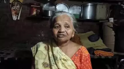 વઢવાણ: રતનપર ખાણ વિસ્તારમાં ઘરમાં પાણી ભરાતા વૃદ્ધાએ સમસ્યા અંગે આપી પ્રતિક્રિયા એક સપ્તાહથી ઘરોમાં પાણી