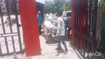लखीमपुर: इंद्रानगर गांव में खेत में सिंचाई कर रहे किसान को जहरीले सांप ने डसा, इलाज के लिए जाते समय रास्ते में हुई मौत