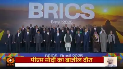 PM Modi and other Members, Partners, and Outreach invitees gather for family photo at 17th BRICS Summit.
