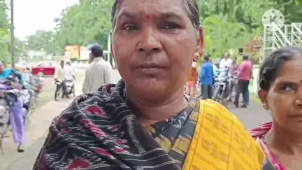 ଫୁଲବାଣୀ ସହର: ଫୁଲବାଣୀ ଜିଲ୍ଲାପାଳ ଙ୍କ କାଯ୍ୟାଳୟ ଠାରେ ୟୁନିଅନ ବ୍ୟାଙ୍କ ନାମରେ ଅଭିଯୋଗ କରିଛନ୍ତି ବାରିହାଗୁଡା ମହିଳା ଗ୍ରୁପ,