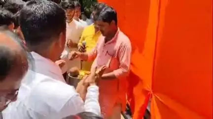 ধুবুৰী ভাগ: ভোলানাথ মহাবিদ্যালয়ত স্বামী বিবেকানন্দৰ পূৰ্ণ অৱয়বৰ প্ৰতিমূৰ্তি স্থাপন