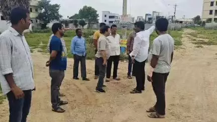 ఇబ్రహీంపట్నం: వీలైనంత త్వరగా కాలనీవాసుల సమస్యలు పరిష్కారం కోసం చర్యలు తీసుకుంటాం: కార్పొరేటర్ కళ్లెం నవజీవన్ రెడ్డి