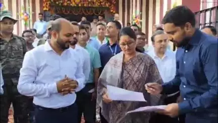 कोडरमा: केंद्रीय महिला एवं बाल विकास मंत्री ने कोडरमा प्रखंड में कंप्यूटर प्रशिक्षण केंद्र व पुस्तकालय का उद्घाटन किया